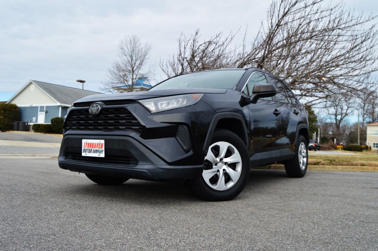 Toyota RAV4 LE 2020