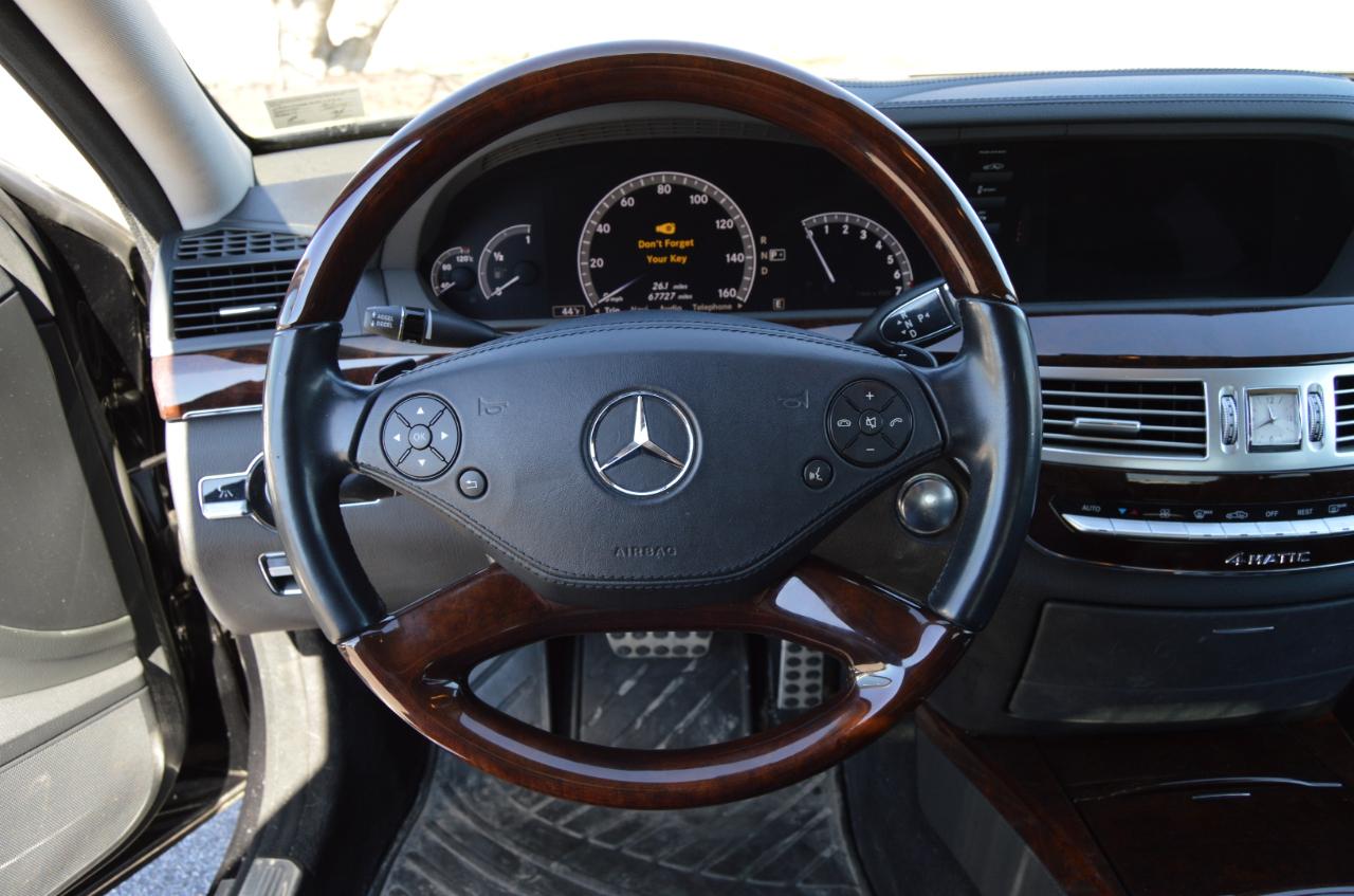 Mercedes-Benz S-Class S550 4-MATIC 2013