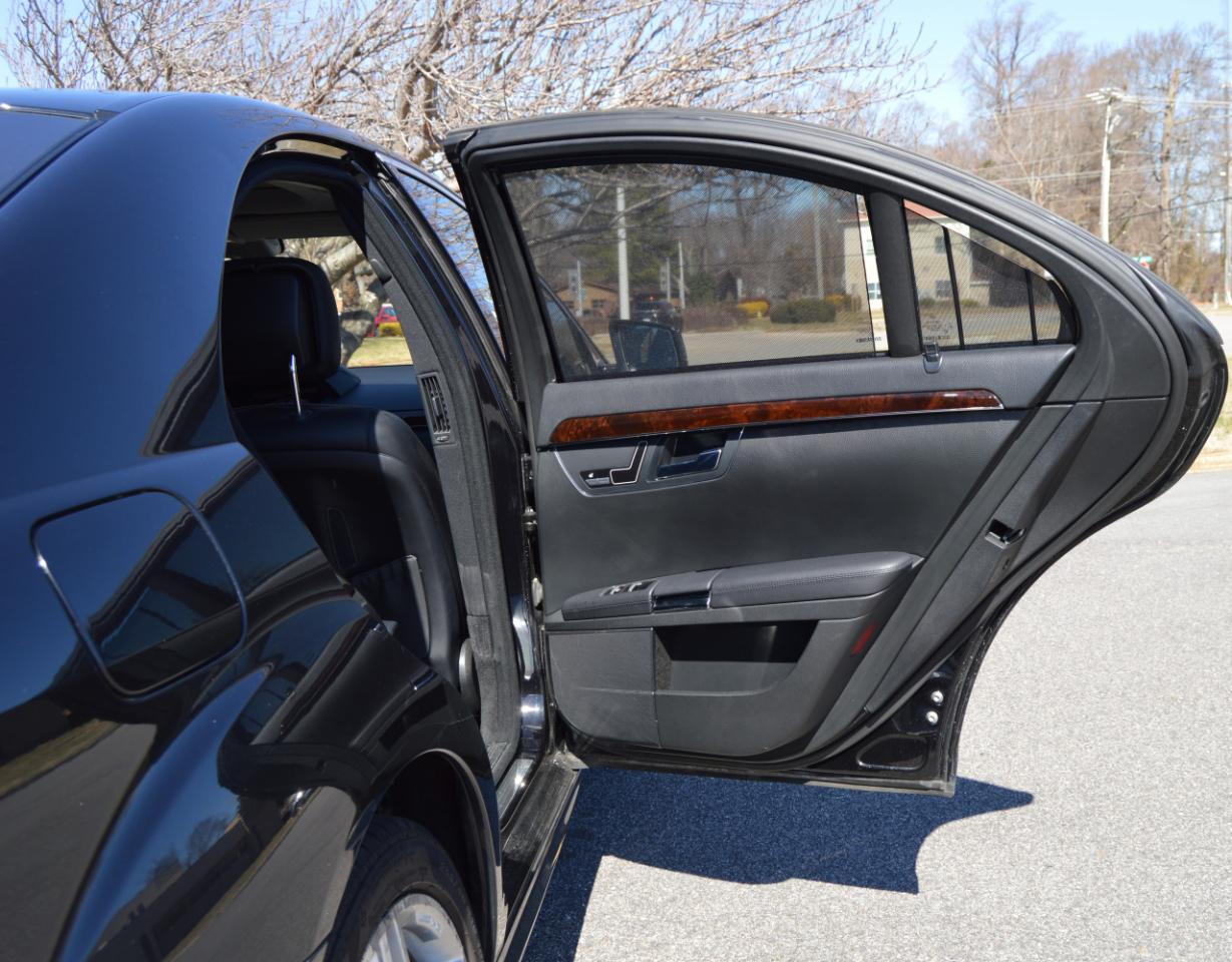 Mercedes-Benz S-Class S550 4-MATIC 2013