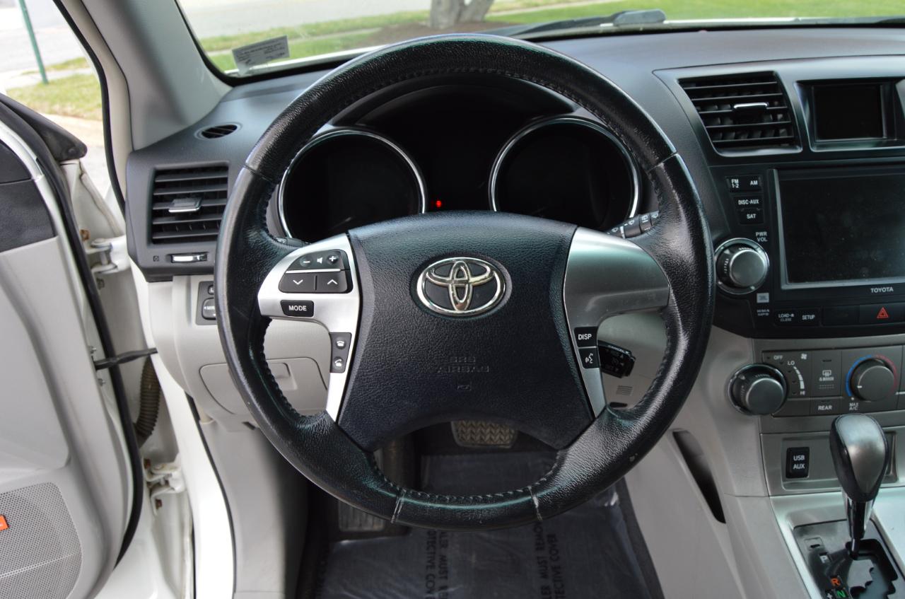 Toyota Highlander  2011