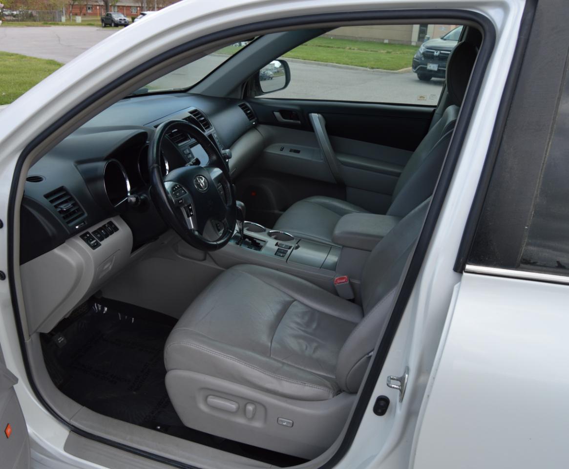 Toyota Highlander  2011