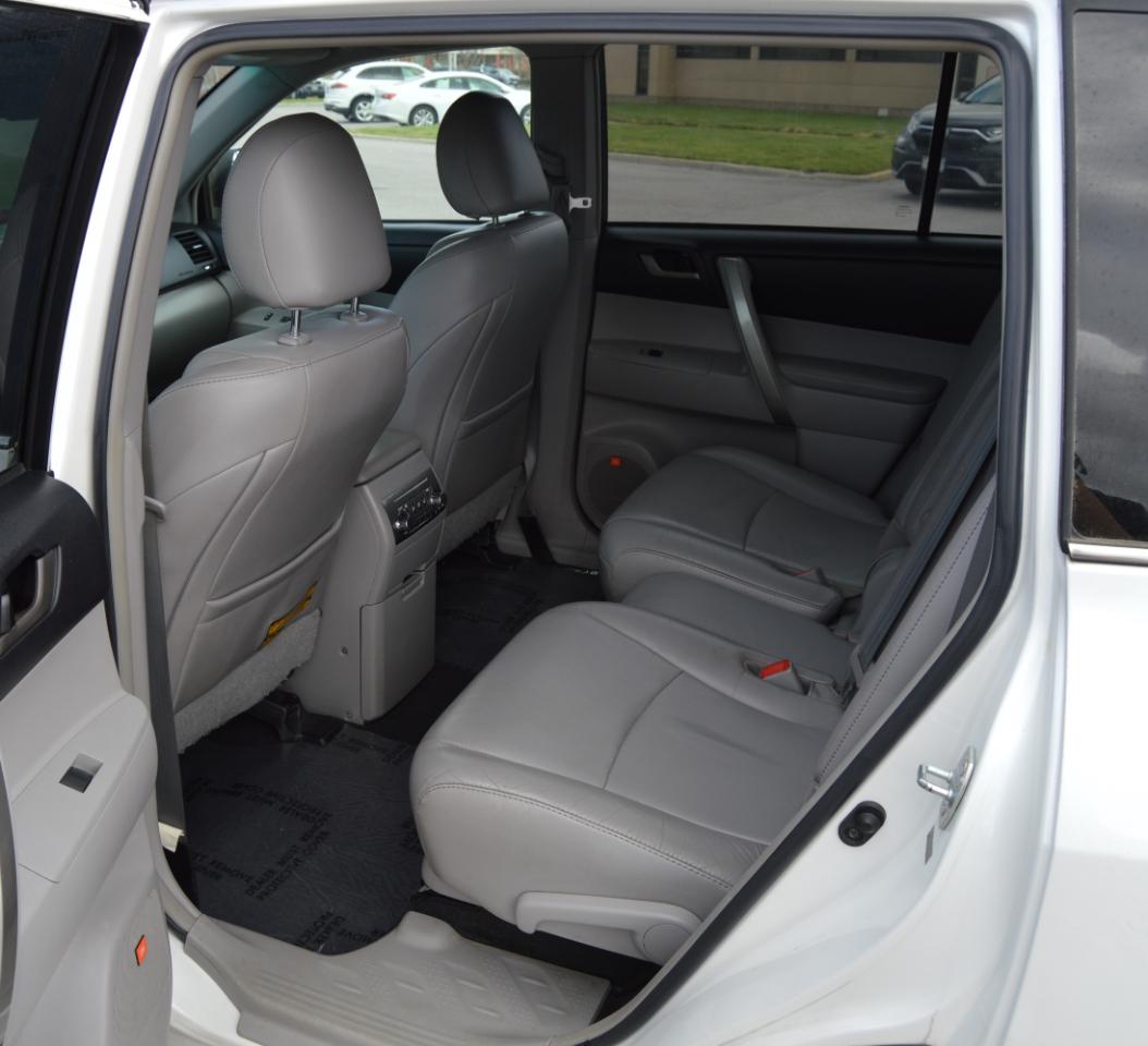 Toyota Highlander  2011
