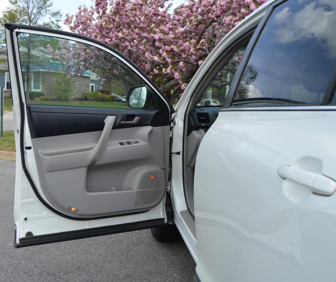 Toyota Highlander  2011