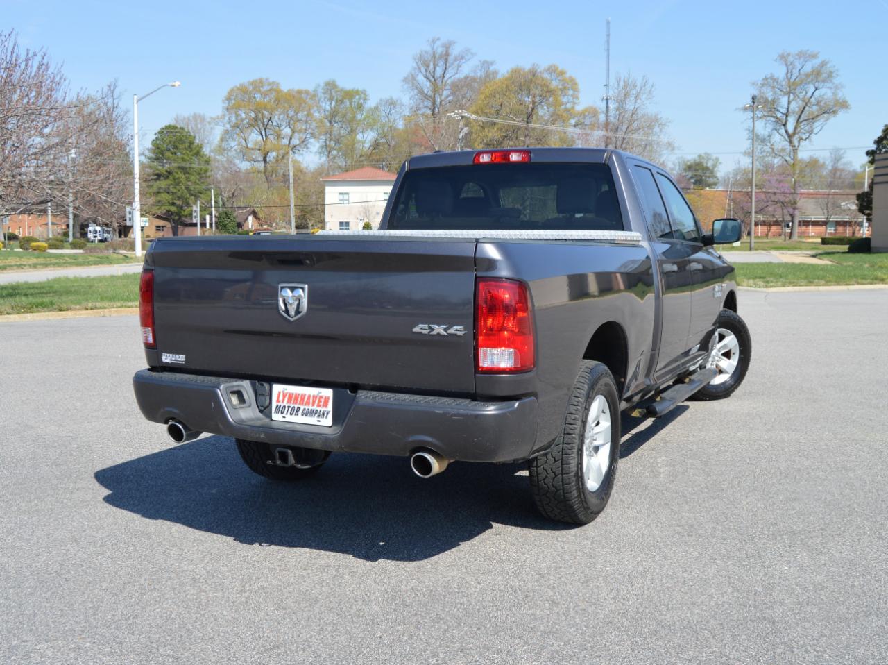 RAM 1500 Tradesman Quad Cab 4WD 2017