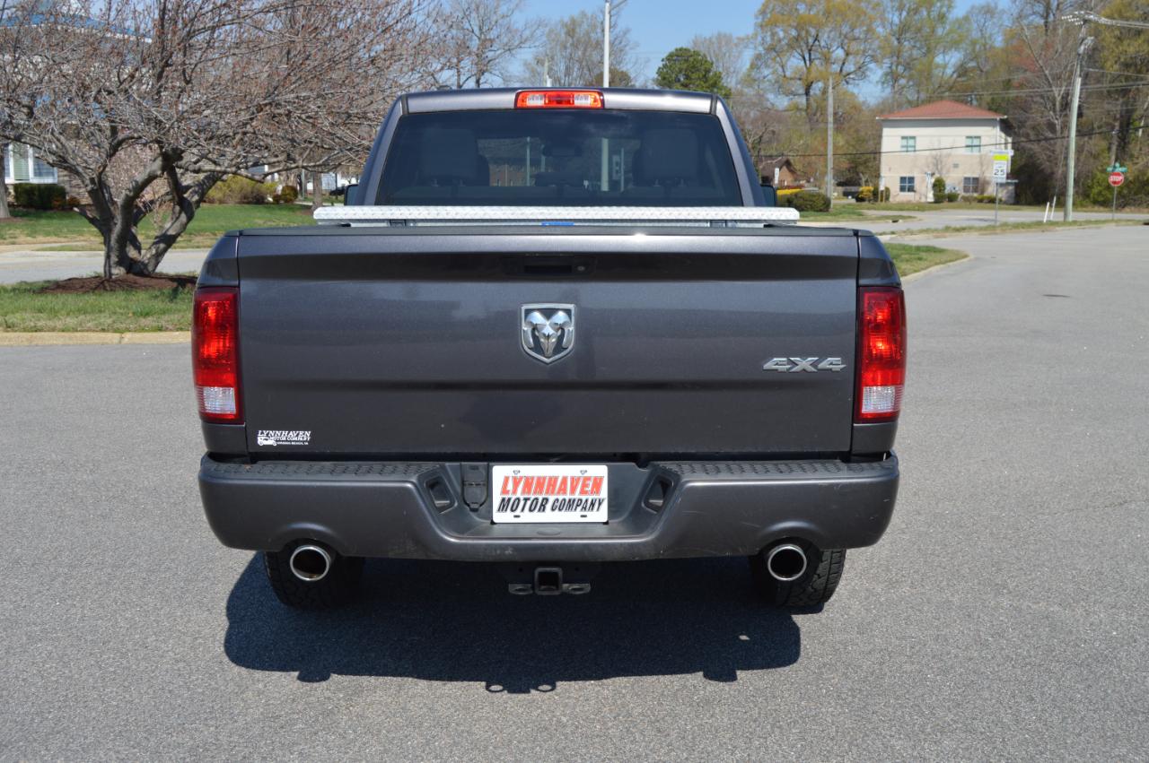 RAM 1500 Tradesman Quad Cab 4WD 2017