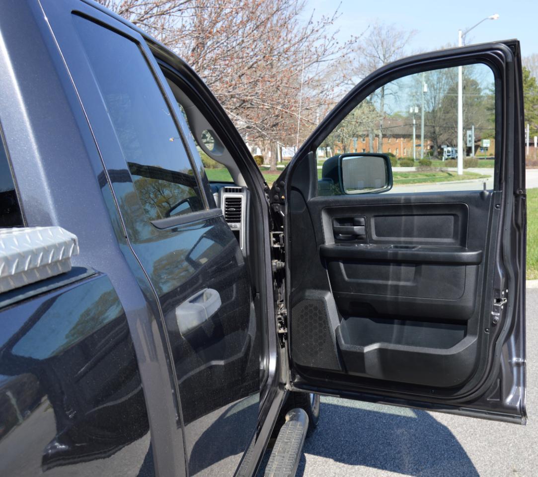 RAM 1500 Tradesman Quad Cab 4WD 2017