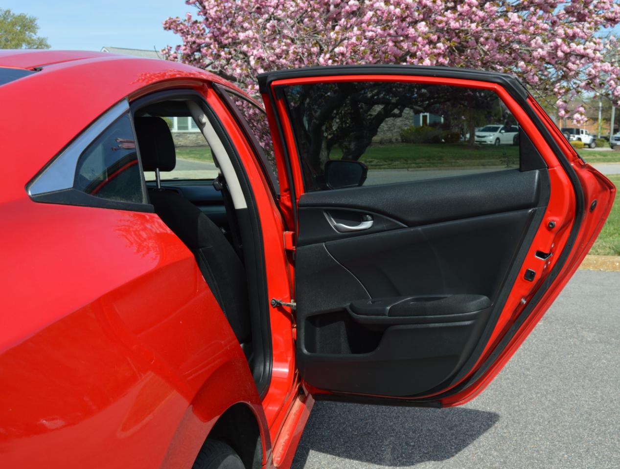 Honda Civic LX Sedan AT 2016