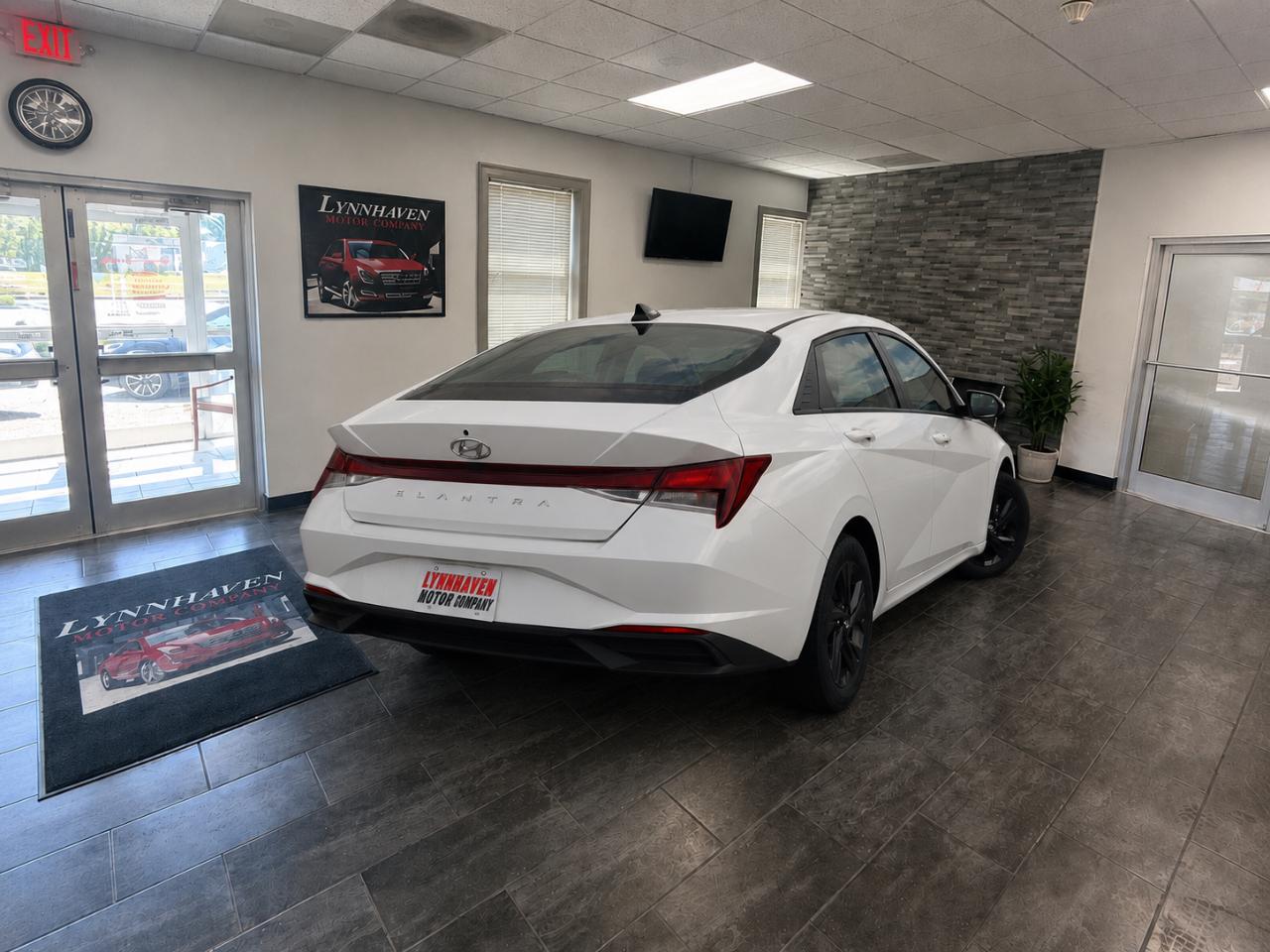 Hyundai Elantra SEL 2021