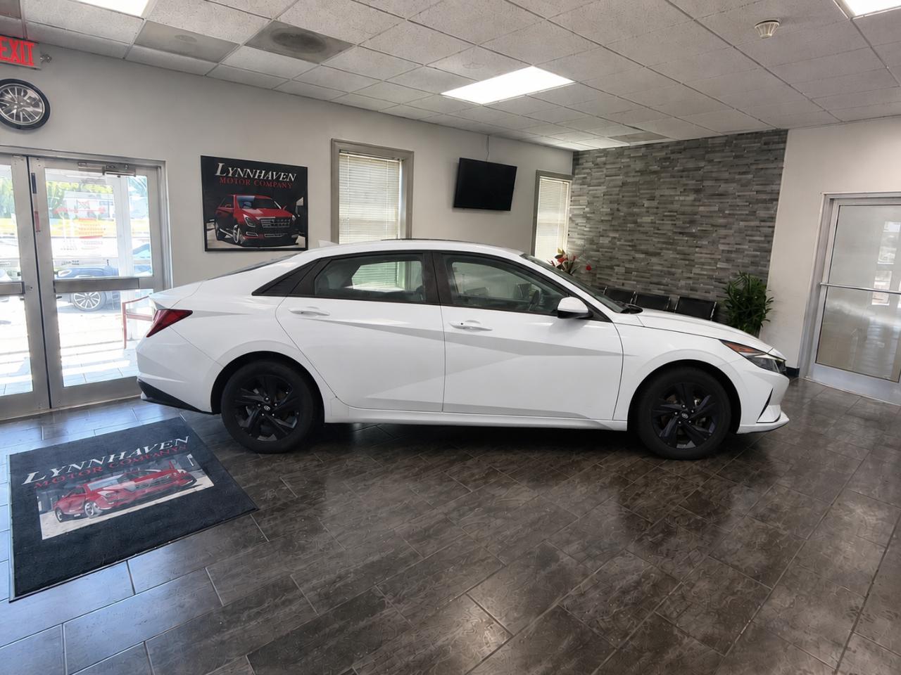 Hyundai Elantra SEL 2021