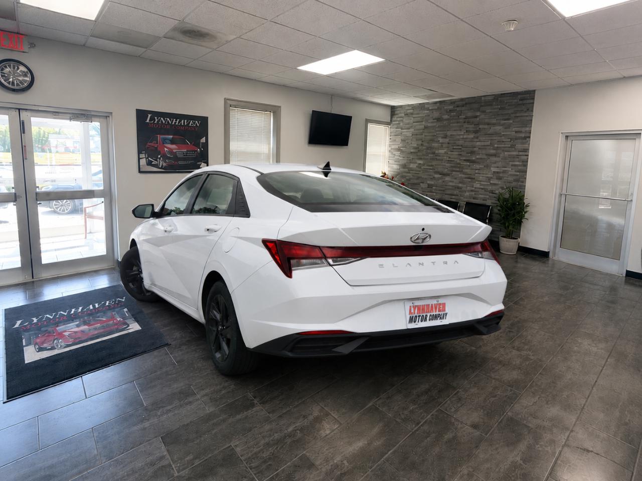 Hyundai Elantra SEL 2021