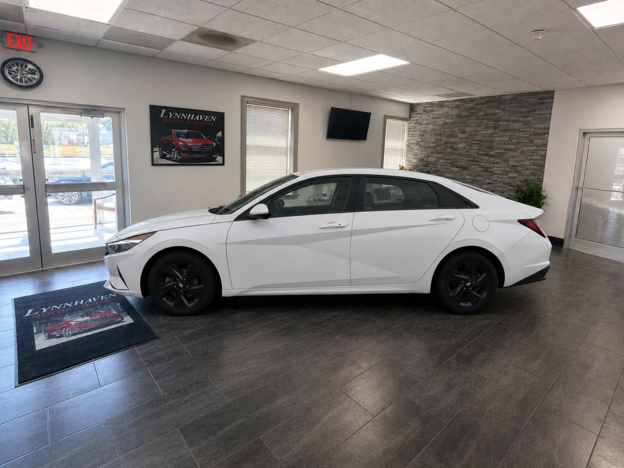 Hyundai Elantra SEL 2021
