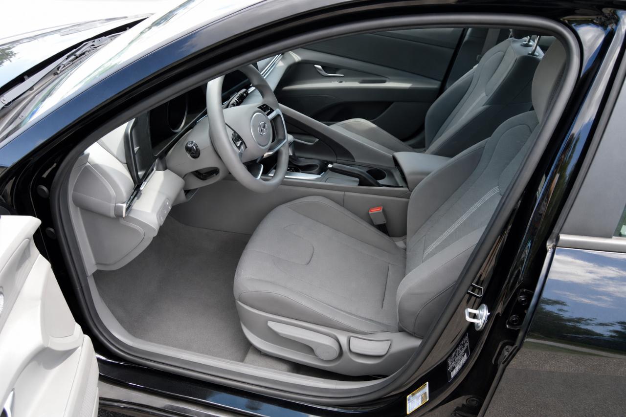Hyundai Elantra SE 2023
