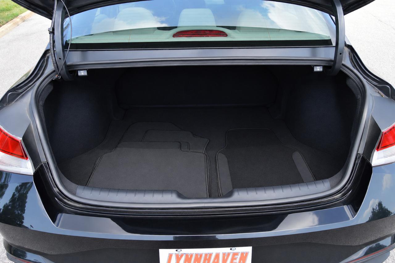Hyundai Elantra SE 2023