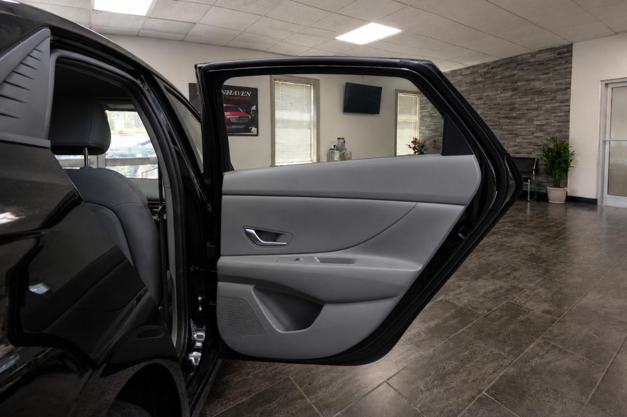 Hyundai Elantra SE 2023
