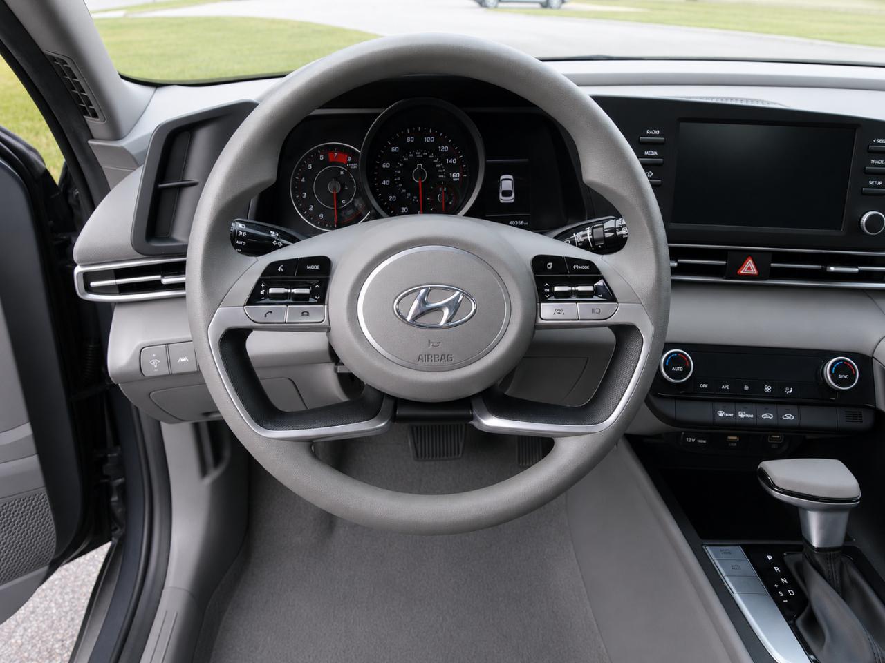Hyundai Elantra SEL 2023