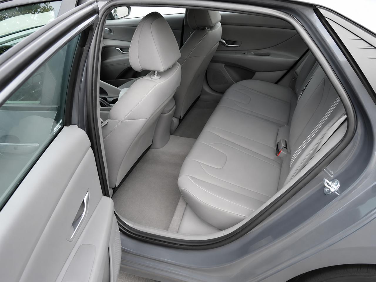 Hyundai Elantra SEL 2023