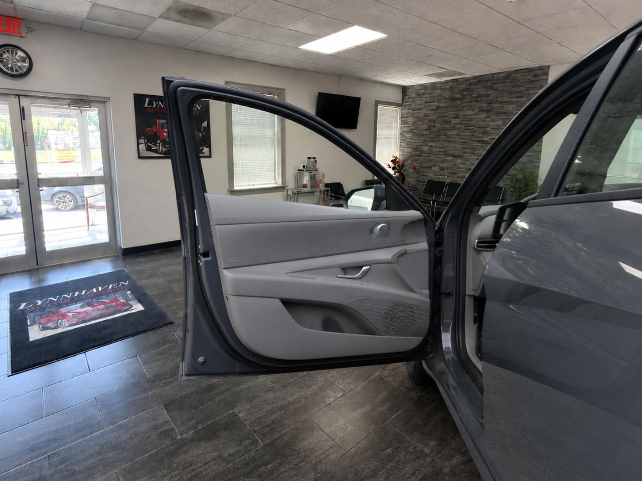 Hyundai Elantra SEL 2023