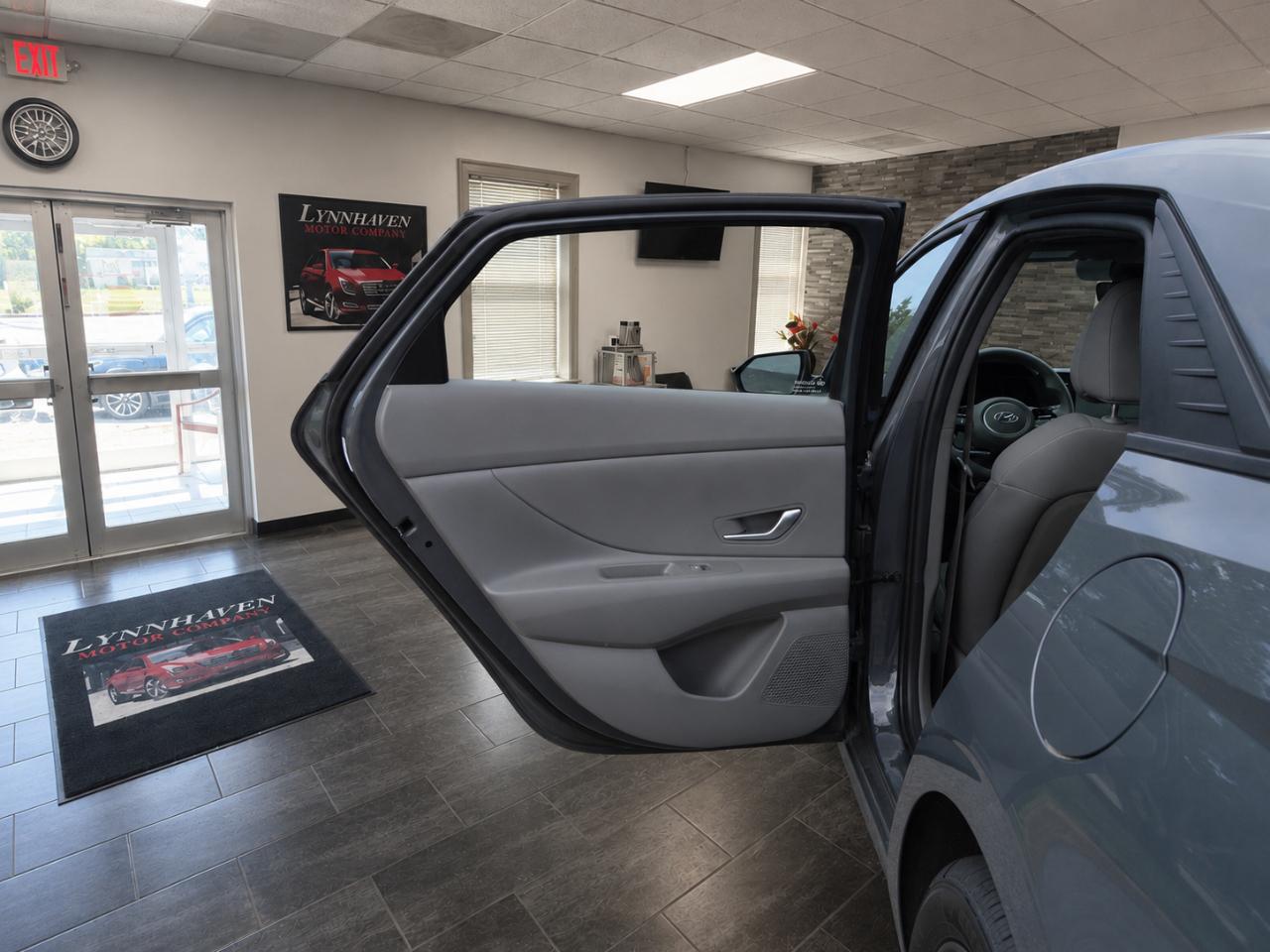 Hyundai Elantra SEL 2023
