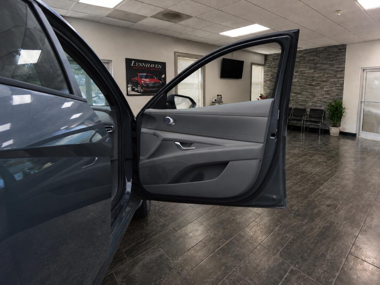 Hyundai Elantra SEL 2023