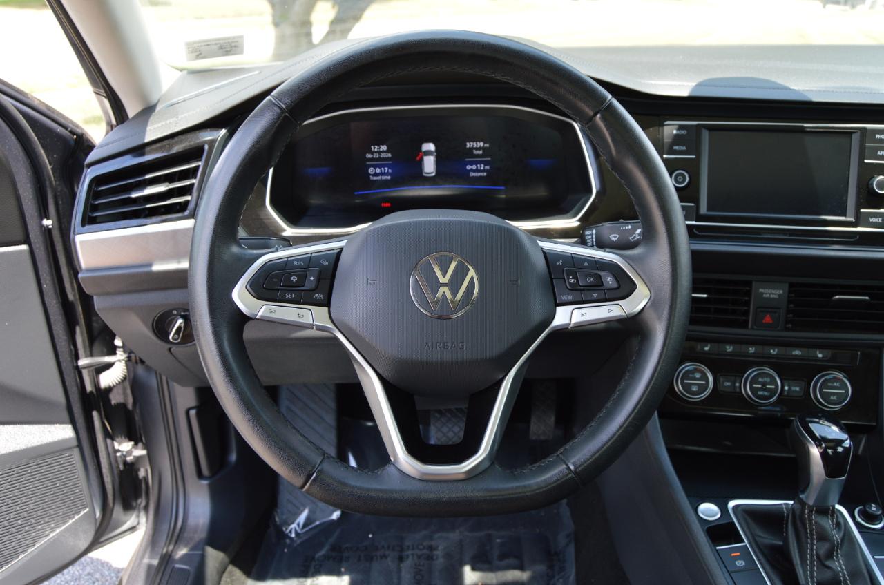 Volkswagen Jetta SE 2024
