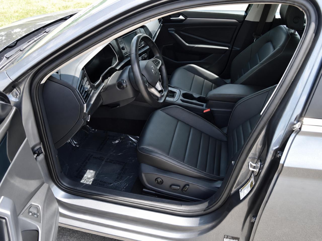 Volkswagen Jetta SE 2024