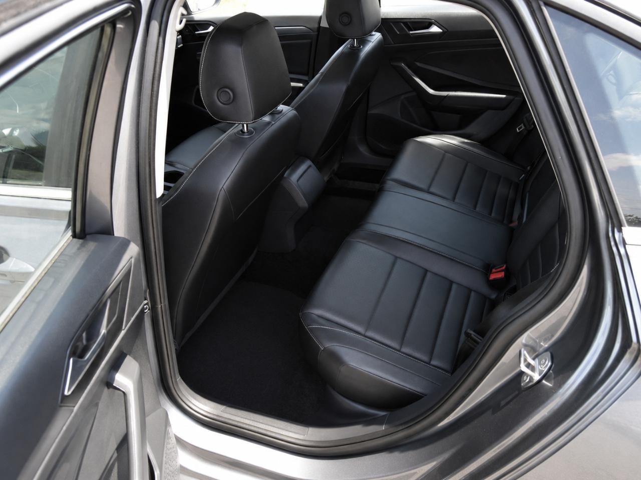 Volkswagen Jetta SE 2024