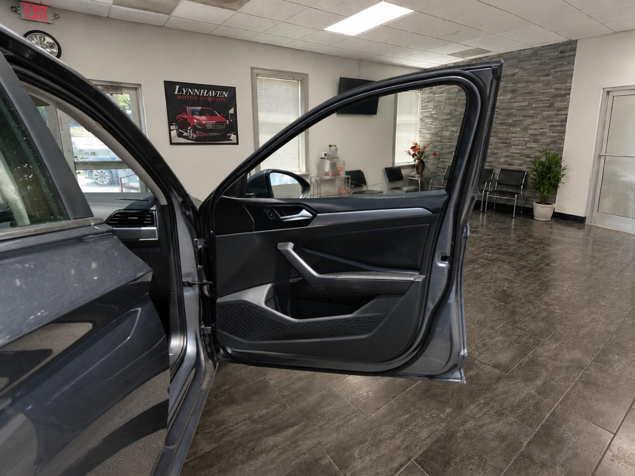 Volkswagen Jetta SE 2024