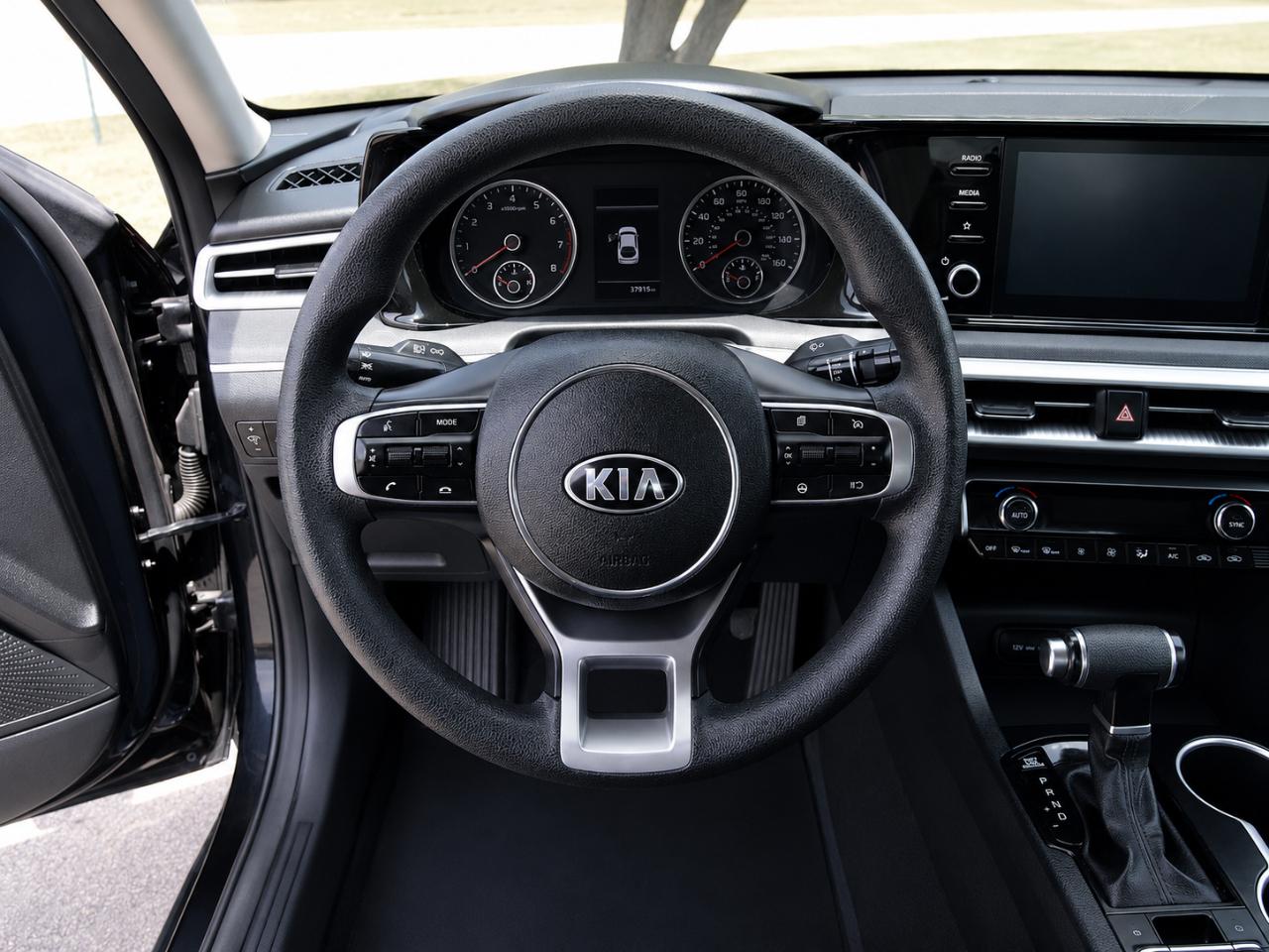 Kia K5 LXS 2021