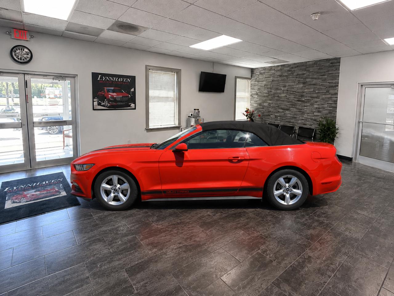 Ford Mustang V6 Convertible 2015