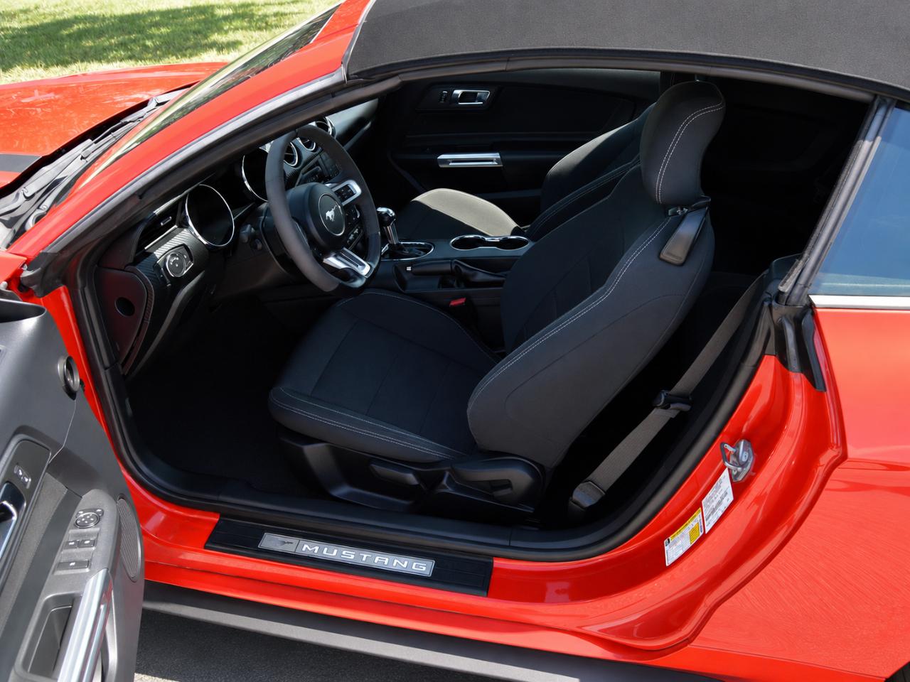 Ford Mustang V6 Convertible 2015