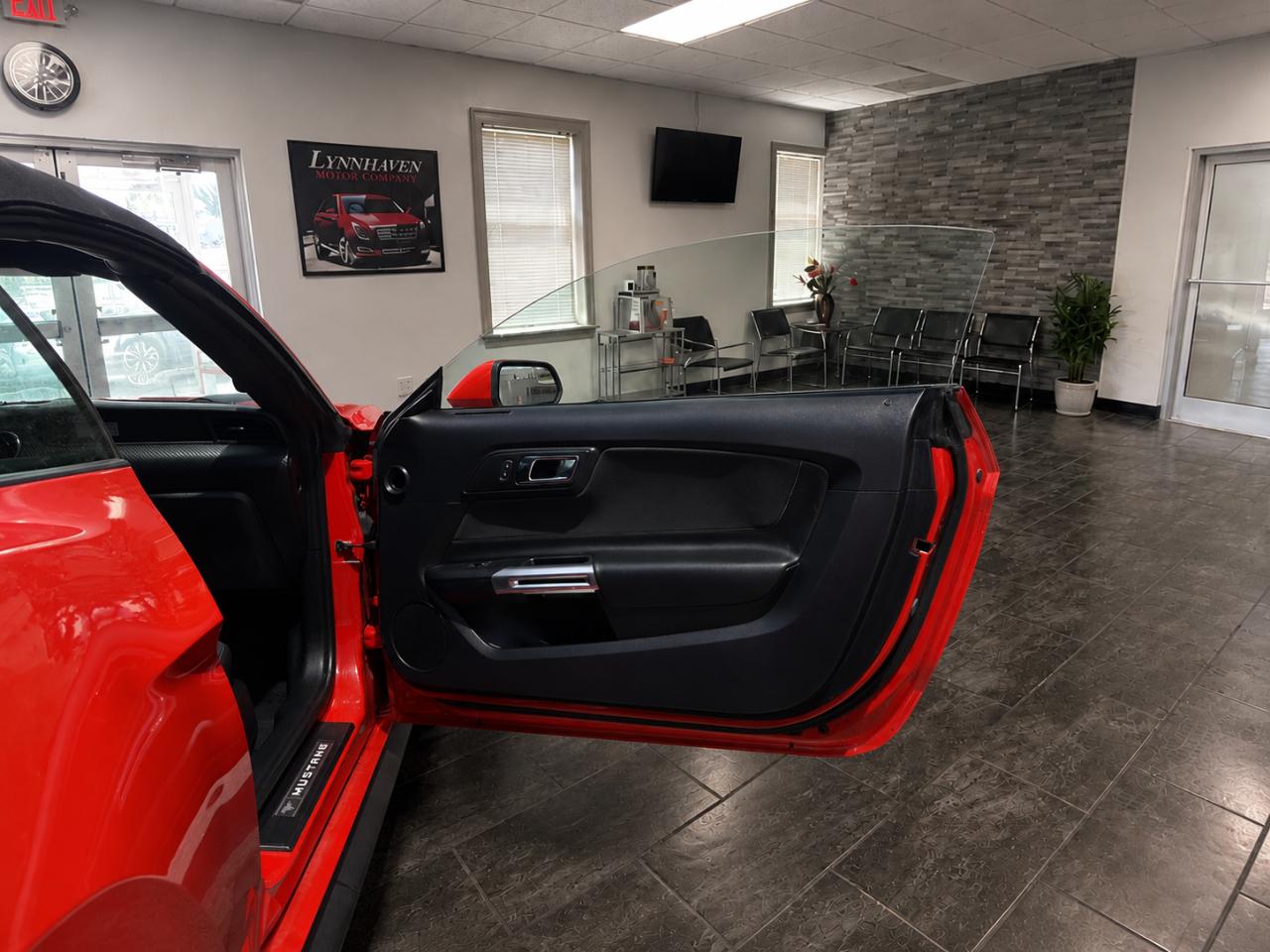 Ford Mustang V6 Convertible 2015