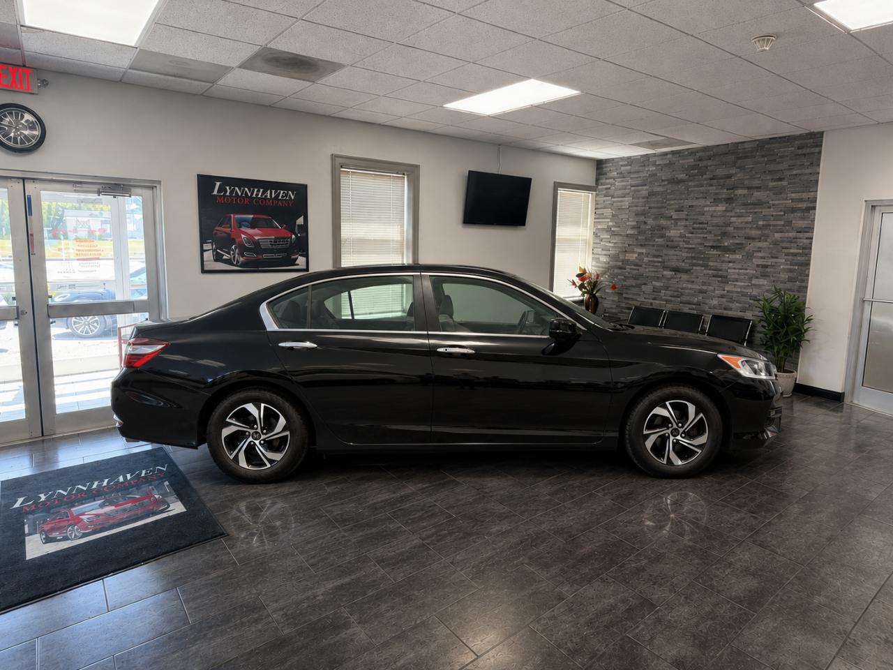 Honda Accord EX Sedan AT 2017