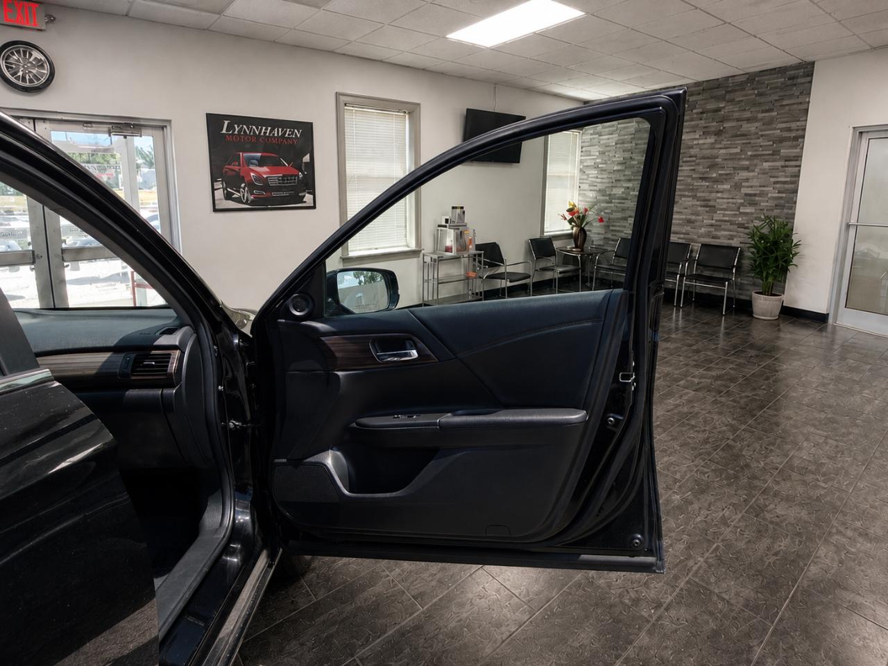 Honda Accord EX Sedan AT 2017
