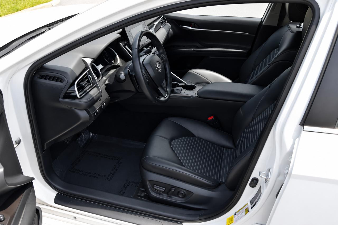 Toyota Camry SE 2022