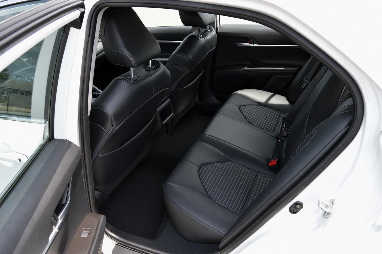 Toyota Camry SE 2022