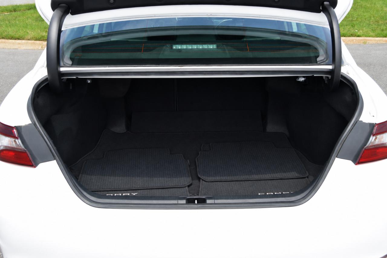 Toyota Camry SE 2022
