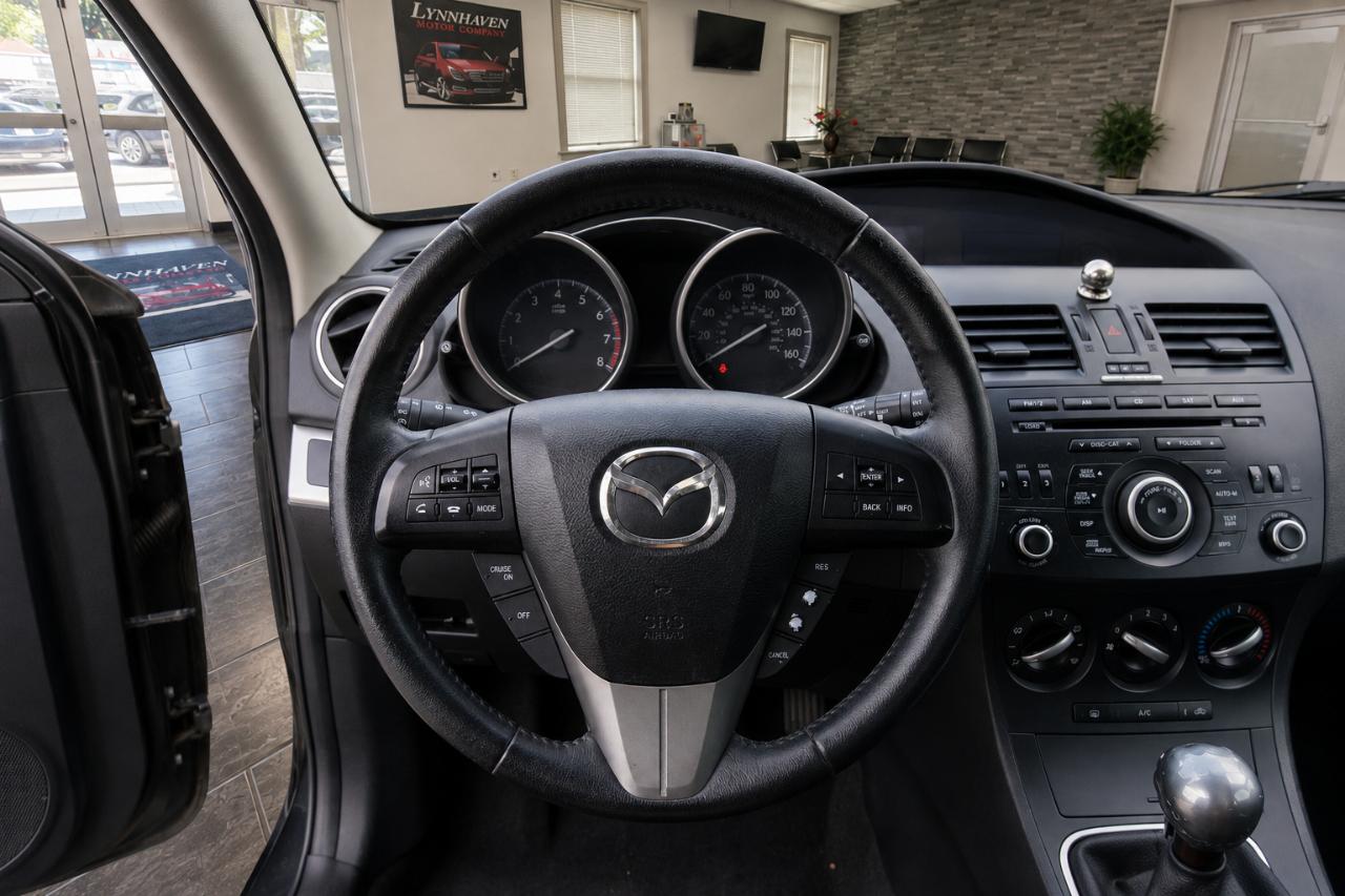 Mazda MAZDA3 s Touring 5-Door 2012