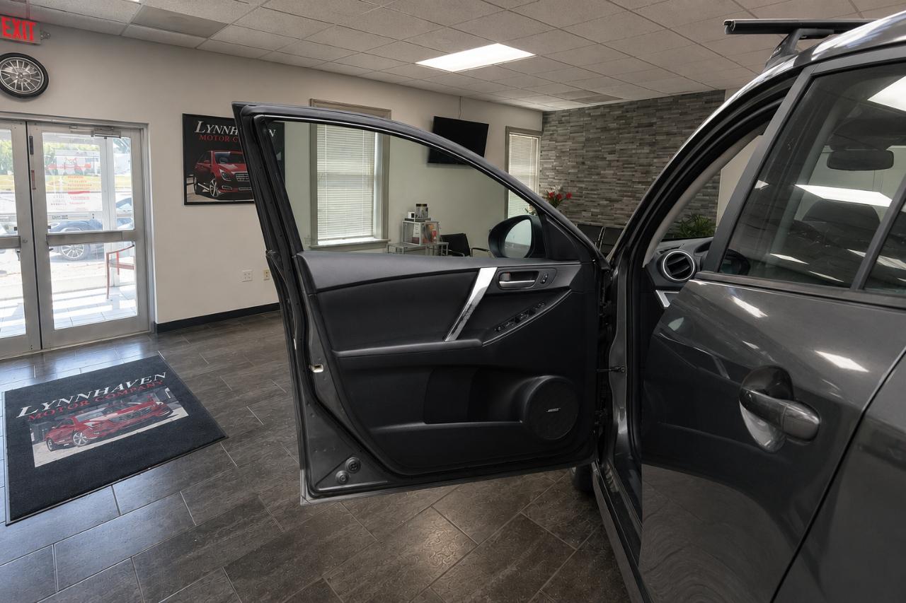 Mazda MAZDA3 s Touring 5-Door 2012