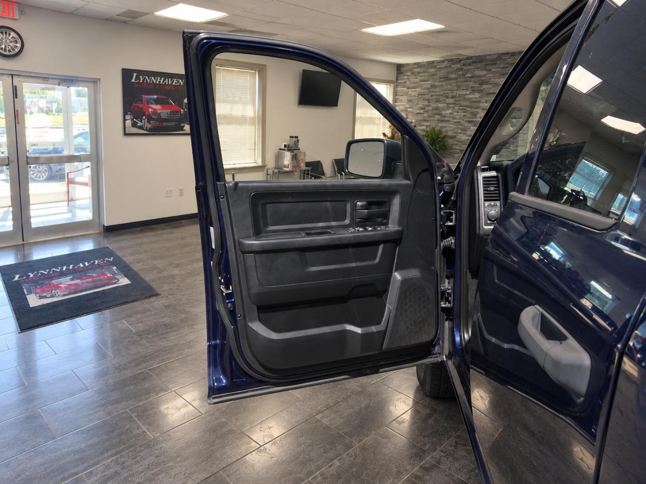 RAM 1500 Tradesman Quad Cab 2017
