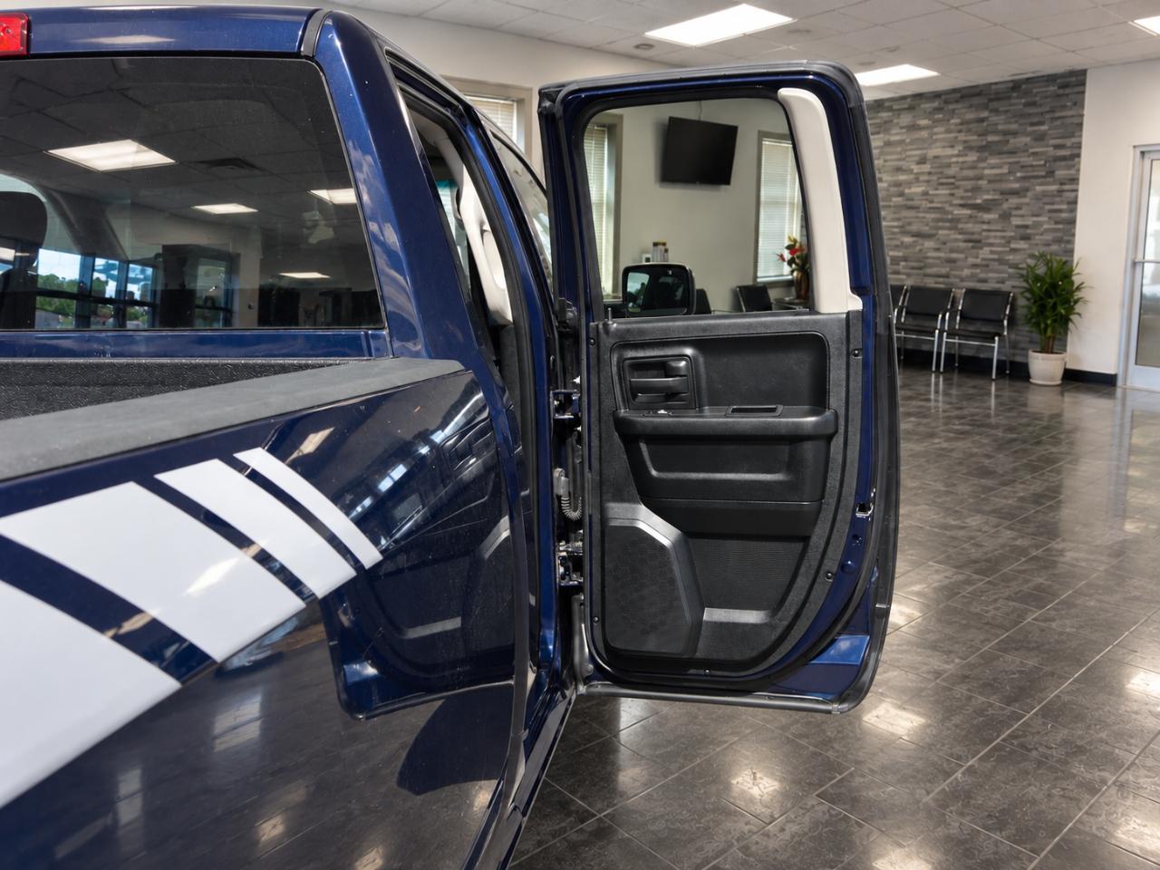 RAM 1500 Tradesman Quad Cab 2017