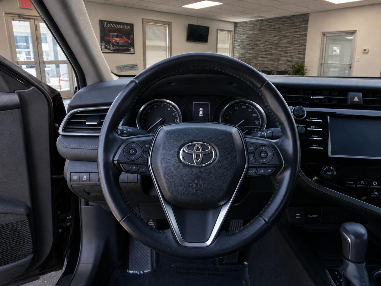 Toyota Camry SE 2021