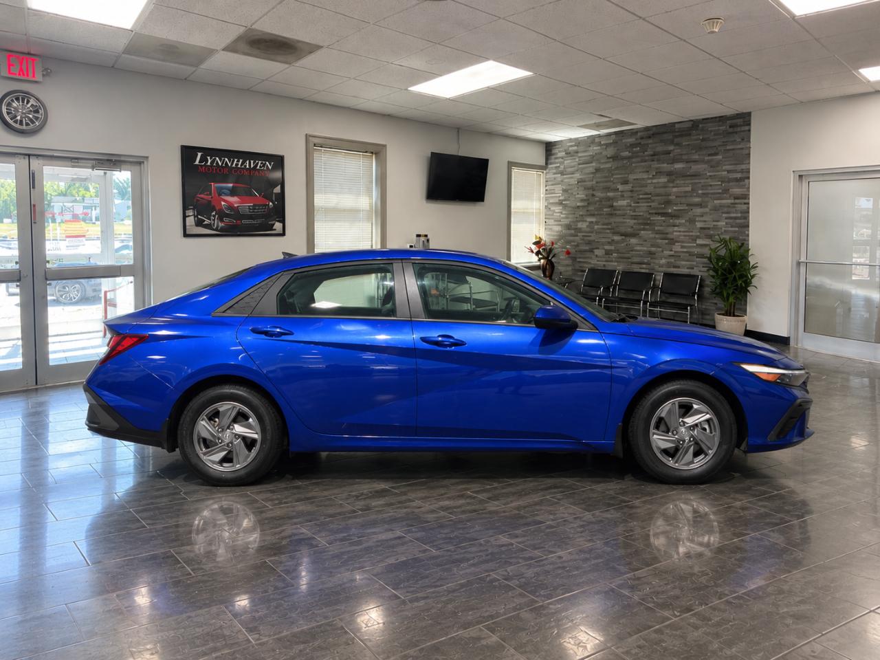 Hyundai Elantra SE 2024