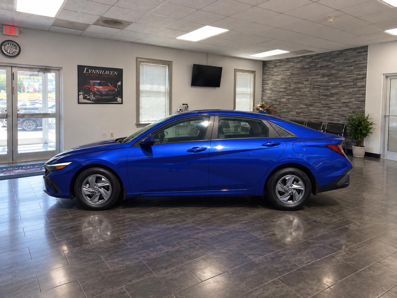 Hyundai Elantra SE 2024