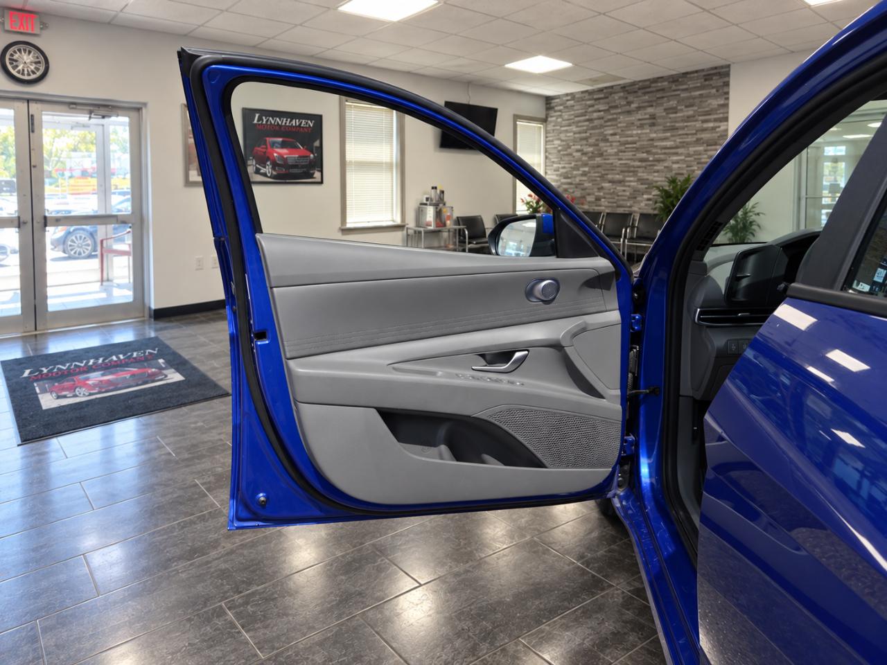 Hyundai Elantra SE 2024