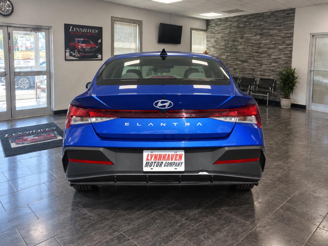 Hyundai Elantra SE 2024