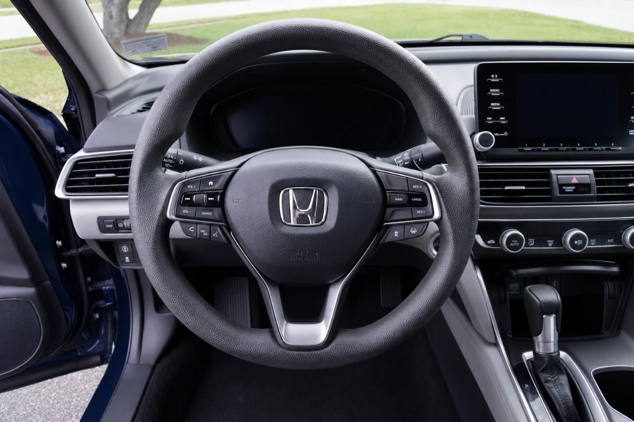 Honda Accord LX sedan AT 2019