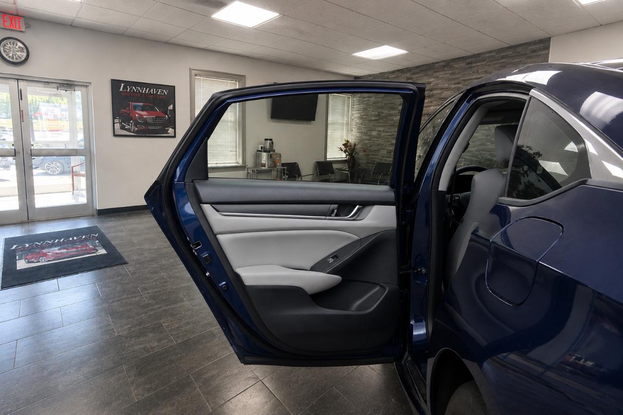 Honda Accord LX sedan AT 2019