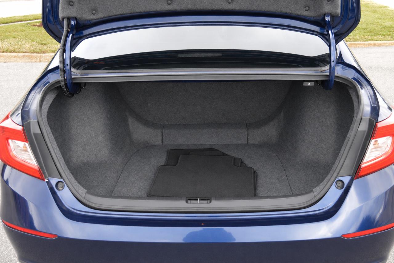Honda Accord LX sedan AT 2019