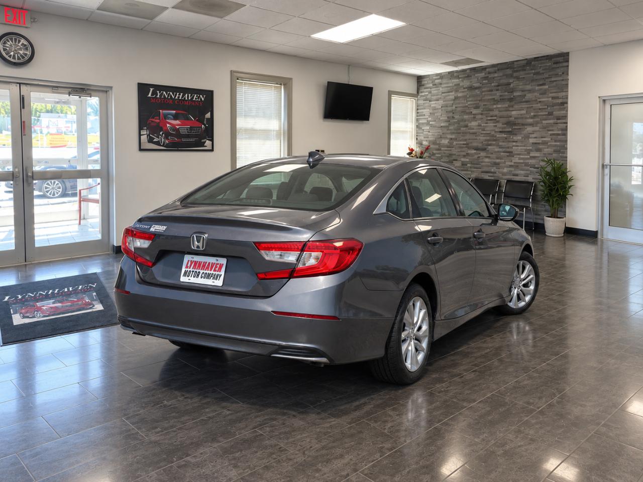 Honda Accord LX sedan AT 2019