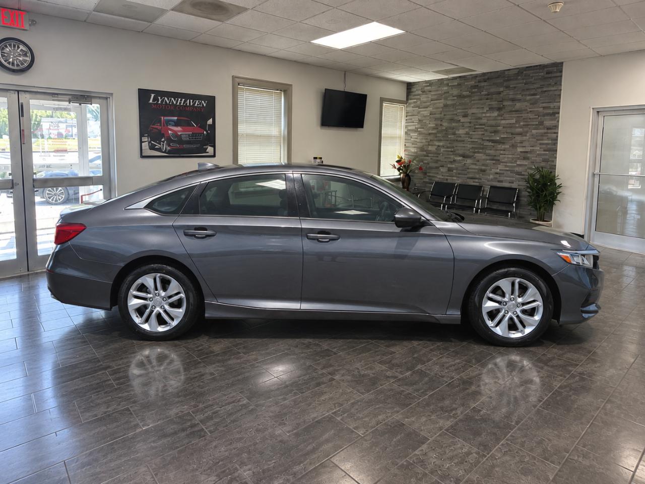 Honda Accord LX sedan AT 2019